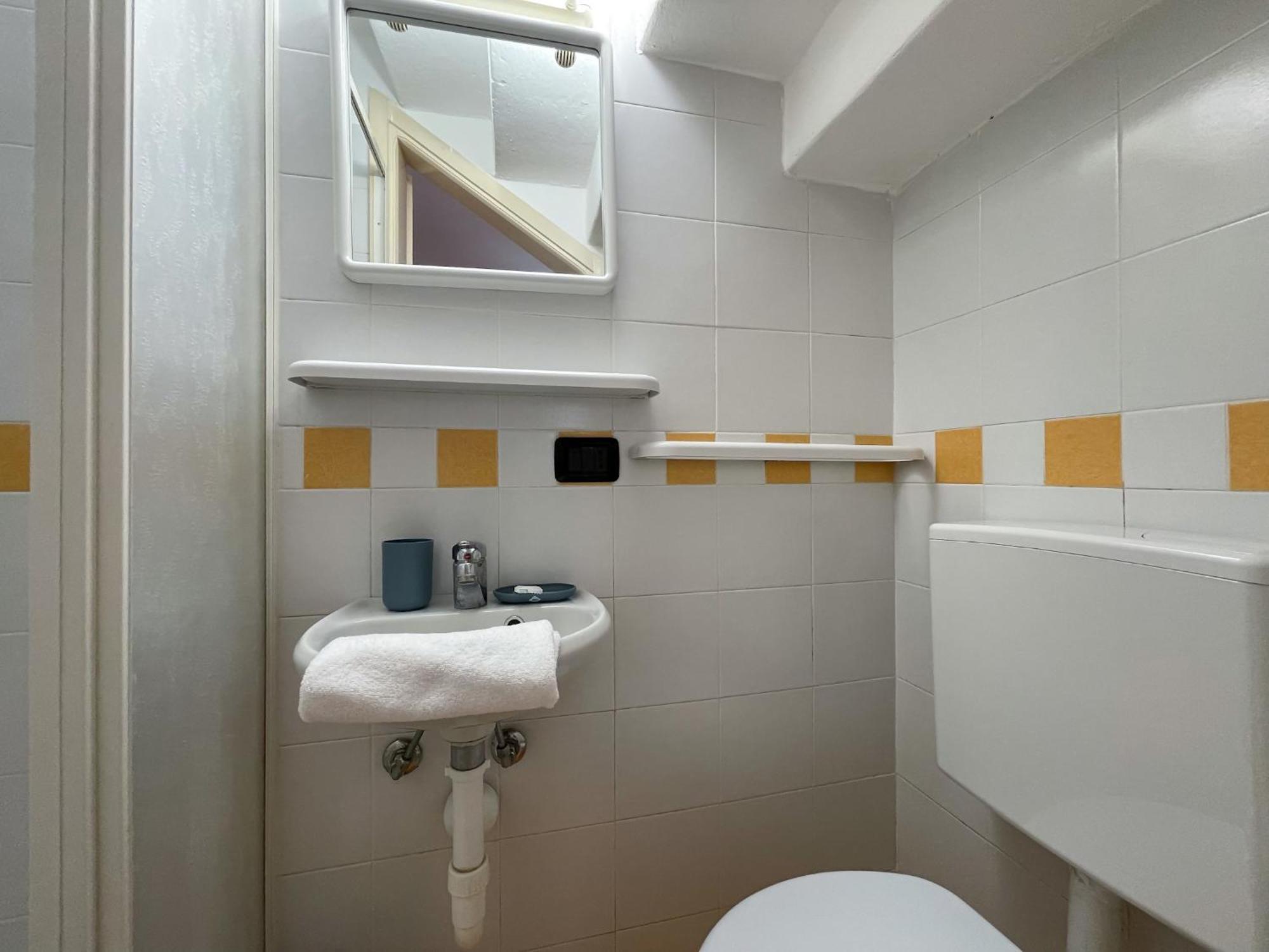 Roncati 7 Center Town Studio Apartments Bellagio Esterno foto