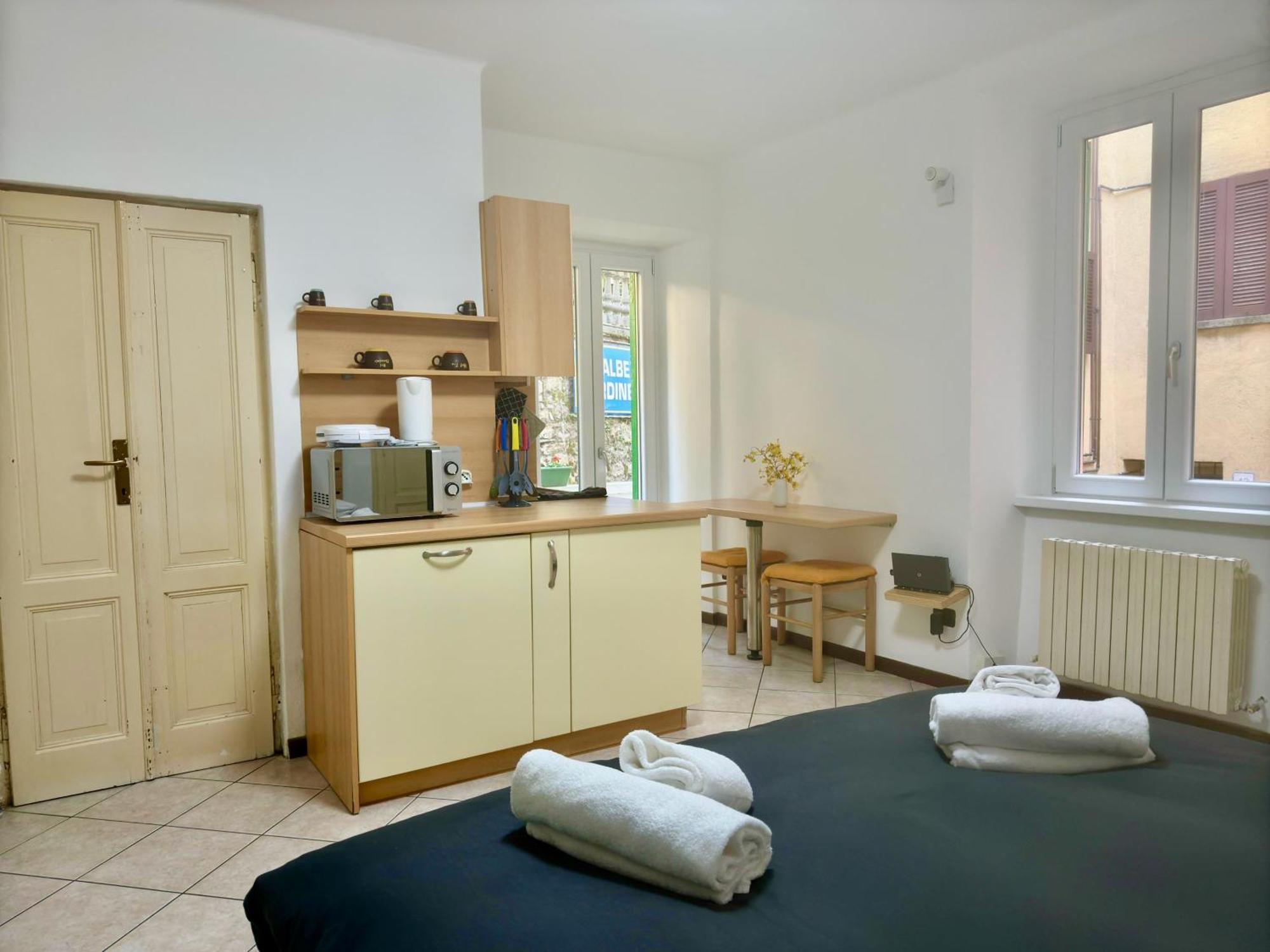 Roncati 7 Center Town Studio Apartments Bellagio Esterno foto